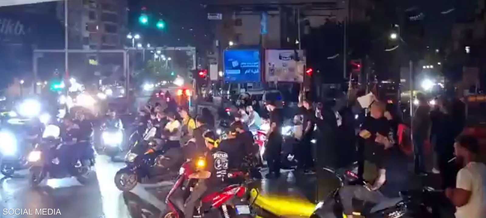 محتجون على اتفاق "الإطار" يجوبون في شوارع بيروت وطريق المطار