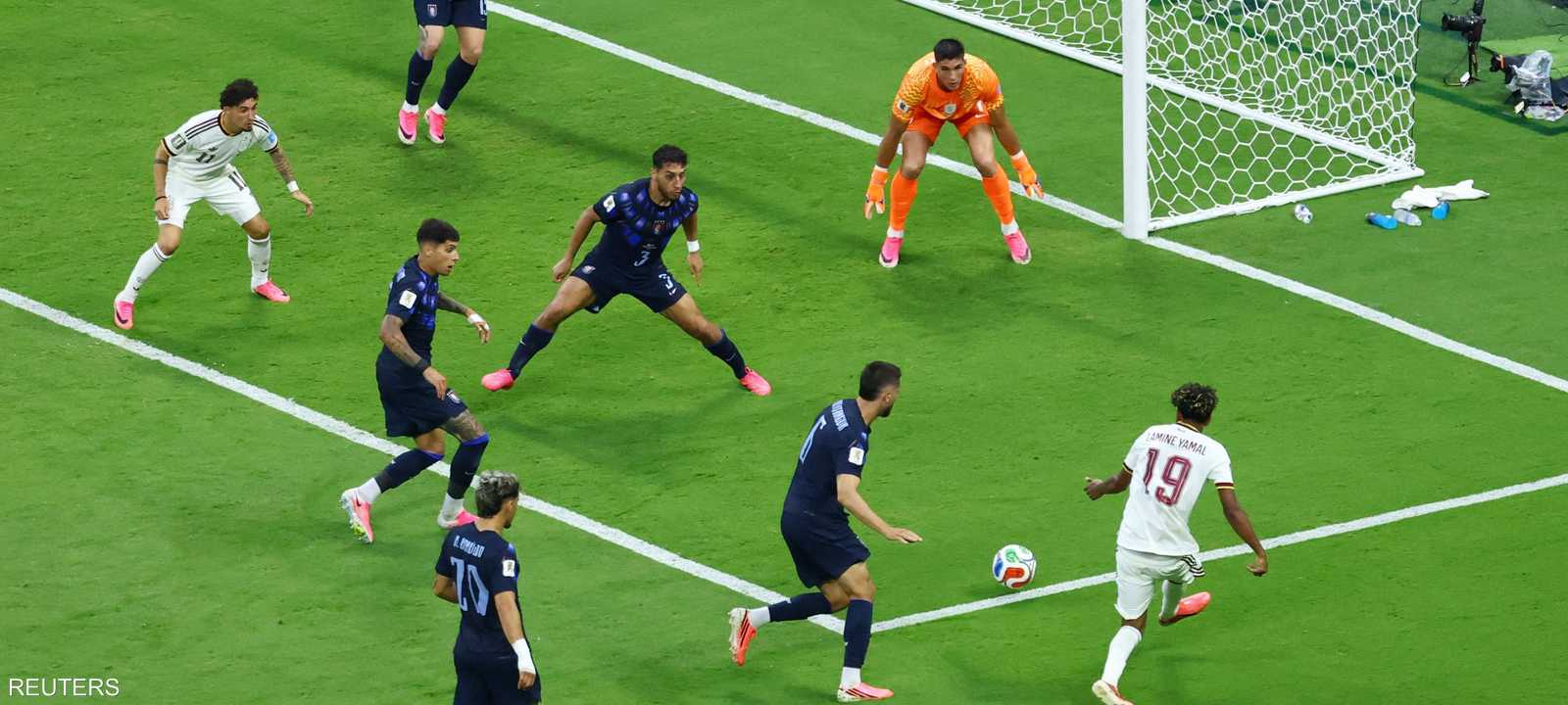من المباراة بين الفريقين