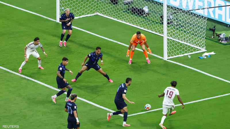 من المباراة بين الفريقين