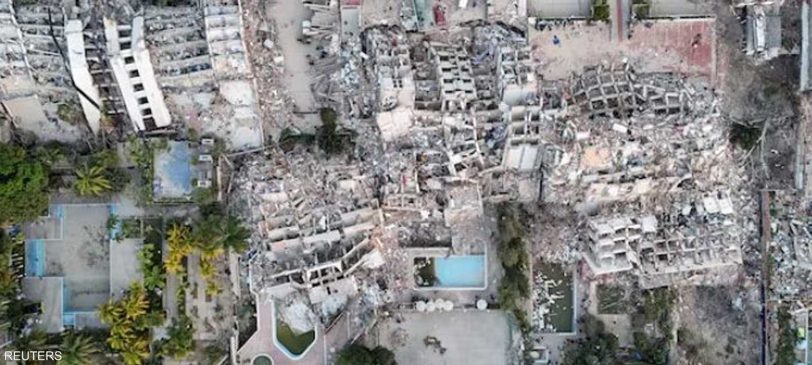 صورة التقطتها مسيرة تظهر مباني تأثرت بالزلزال المزودج