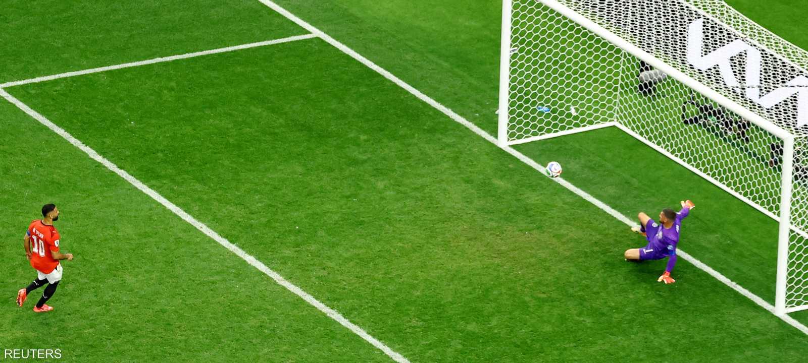 صلاح سدد ركلة الترجيح بهدوء أعصاب