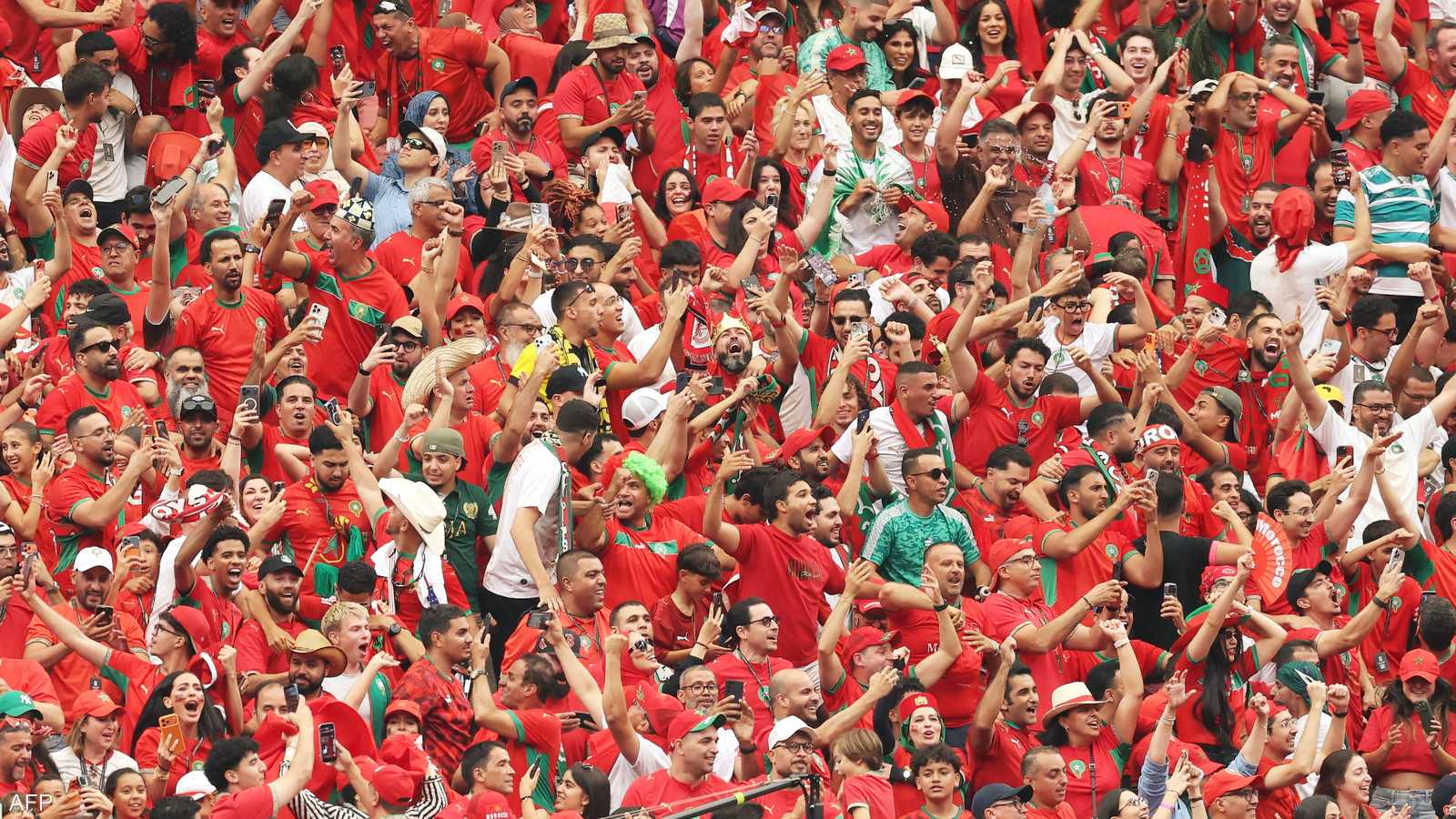 الجماهير المغربية تمني النفس بالوصول إلى النهائي