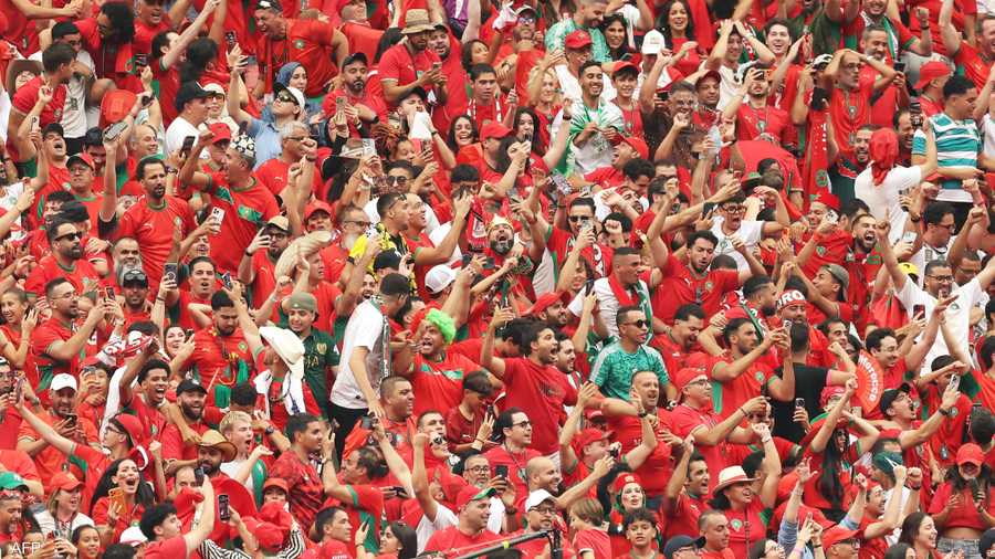 الجماهير المغربية تمني النفس بالوصول إلى النهائي