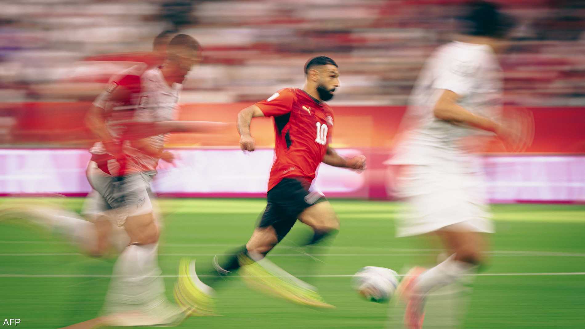 مستقبل قائد الفراعنة.. الاتحاد المصري يحسم الجدل حول صلاح 