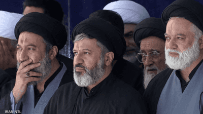 أبناء خامنئي في جنازة المرشد الراحل