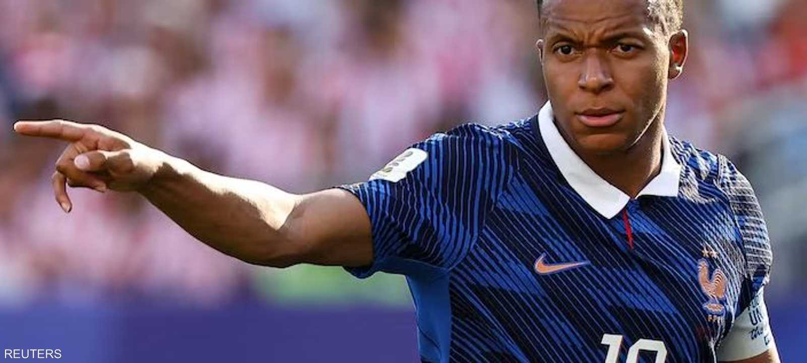 كيليان مبابي نجم وقائد منتخب فرنسا
