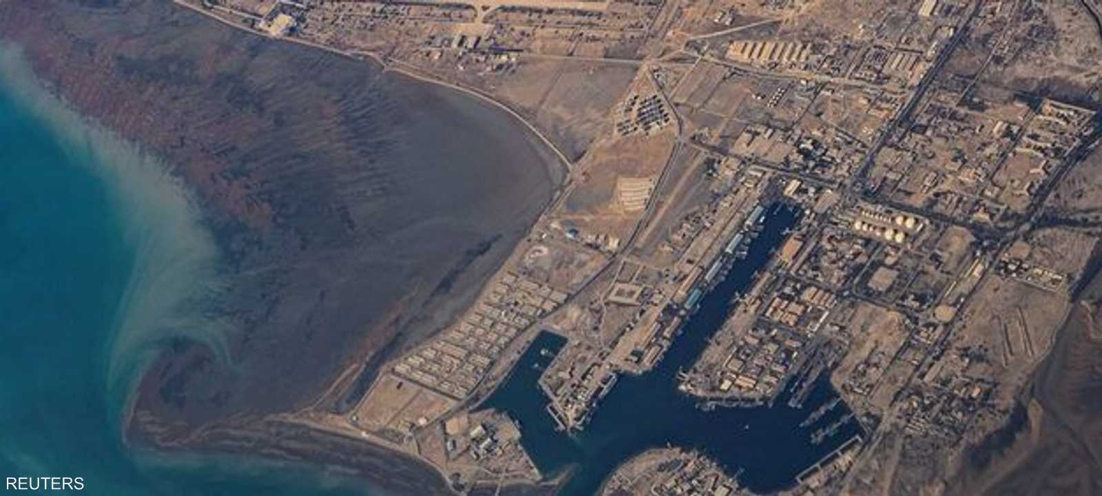 صورة جوية للشواطئ الإيرانية وميناء بندر عباس بمضيق هرمز