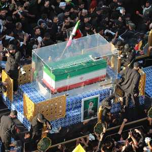 حملت شاحنة نعش خامنئي ملفوفا بالعلم الإيراني