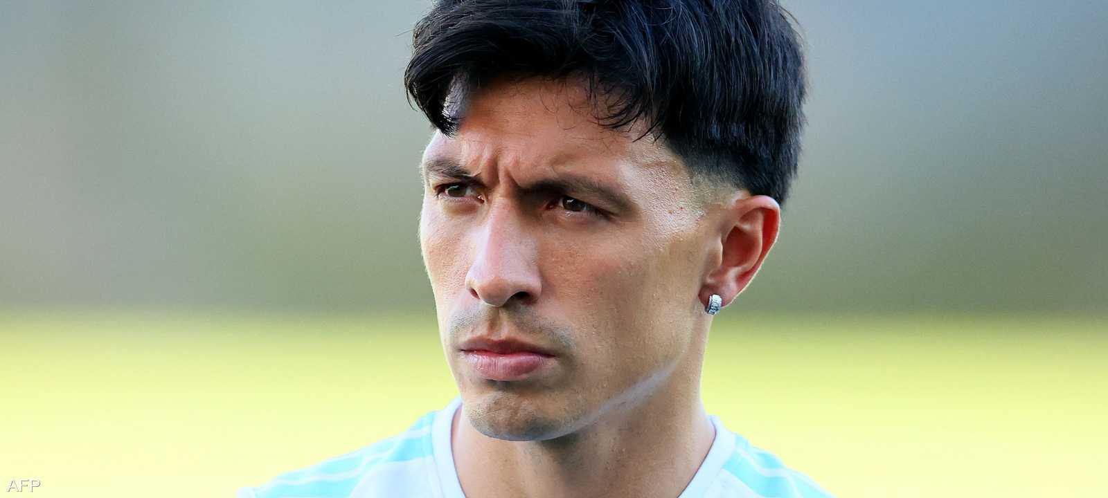 ليساندرو مارتينيز مدافع الأرجنتين