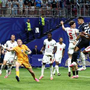 لاوتارو مارتينيز يسجل هدف التقدم للأرجنتين على إنجلترا 2-1