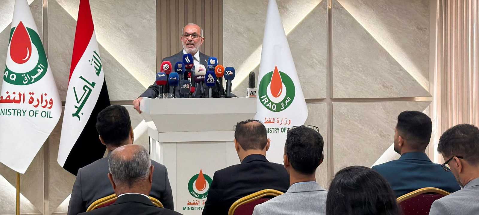 وزير النفط العراقي باسم محمد خضير