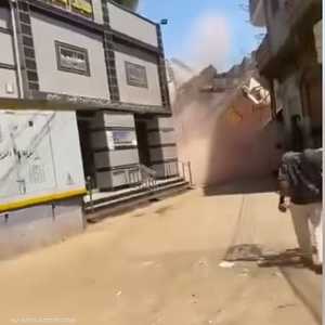 فرضت السلطات طوقا أمنيا على المكان