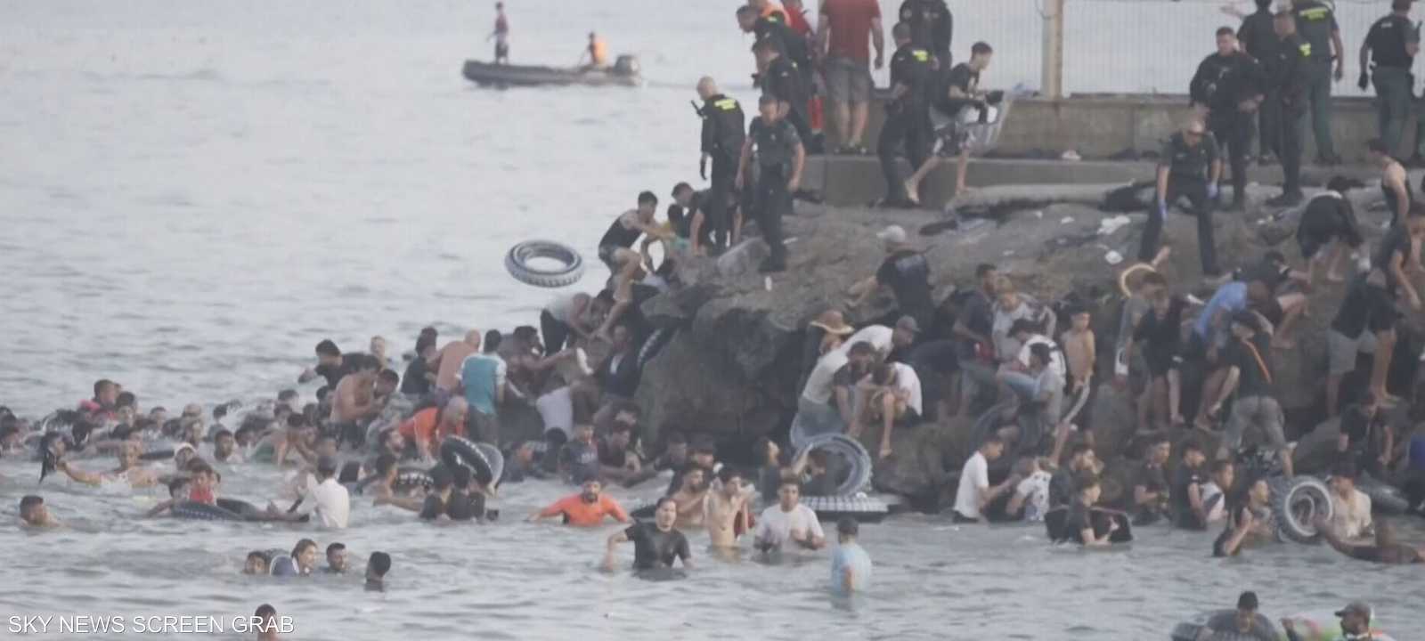 عاد ألاف العبرين إلى سبة لكن المزيد منهم عالقون هناك
