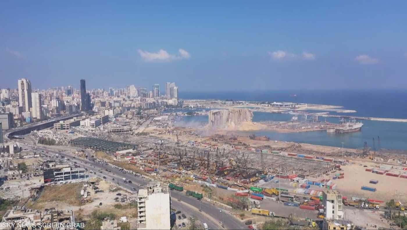 اللبنانيون يحيون الذكرى السادسة لانفجار مرفأ بيروت 