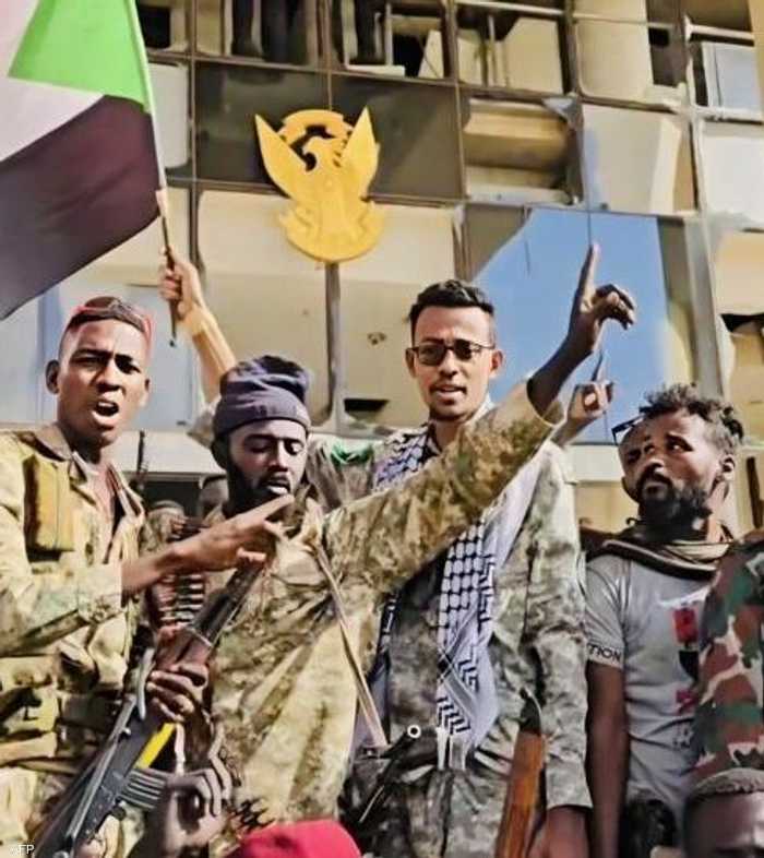 مراقبون: تنظيم الإخوان يخشى وقف الحرب وعودة الحكم المدني