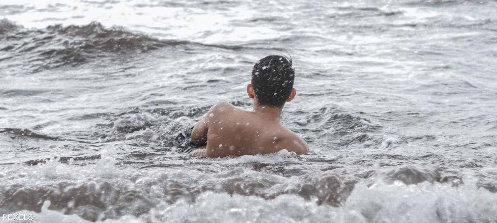 السباحة بعد المطر قد تبدو منعشة لكنها خطيرة صحيا