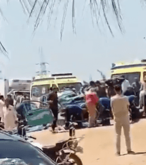 الحادث ناجم عن انقلاب شاحنة ‌صغيرة تقل عمالا