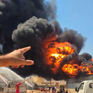 الحريق في مصفاة الزاوية الليبية