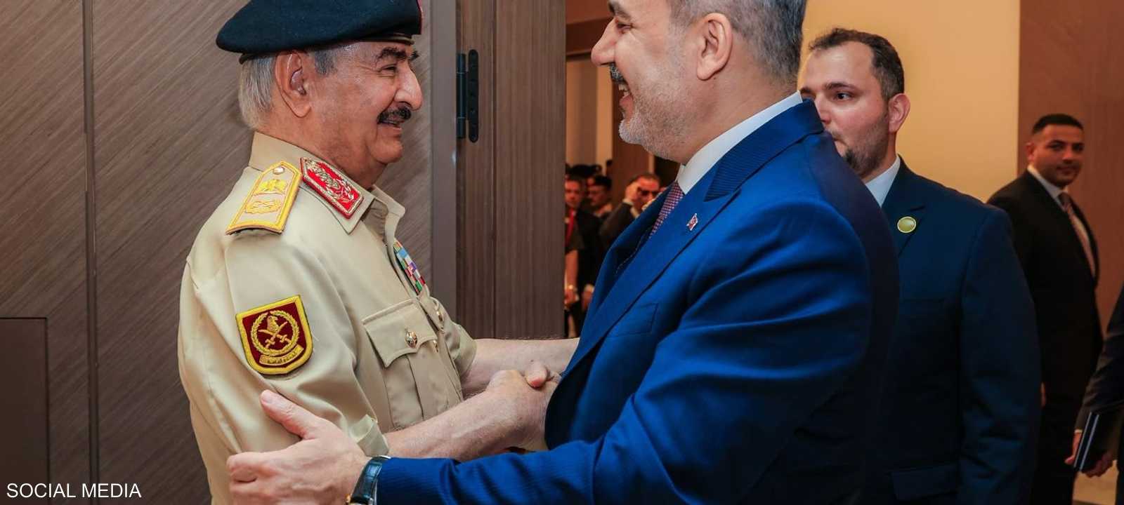 وزير الخارجية التركي وخليفة حفتر في بنغازي