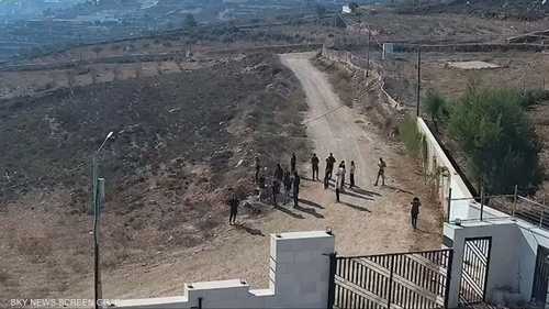 شهادات من قصرة.. عائلات فلسطينية عالقة وسط الحصار