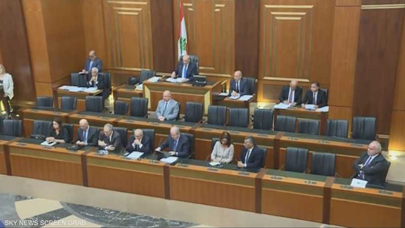 لبنان يقر قانون عفو عام ويخفض مدة بعض العقوبات