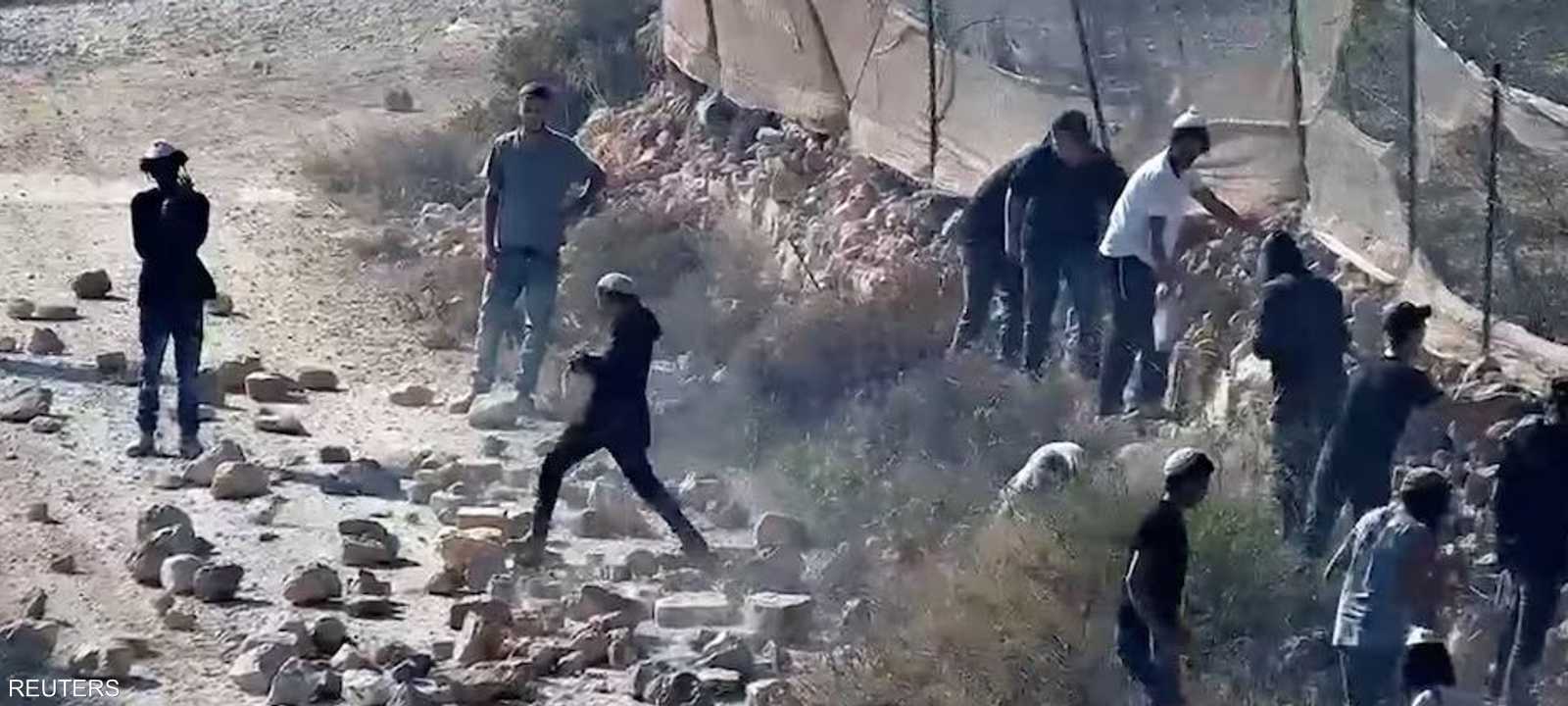 نفذ الجيش الإسرائيلي والمستوطنون 2256 اعتداء بالضفة في يوليو