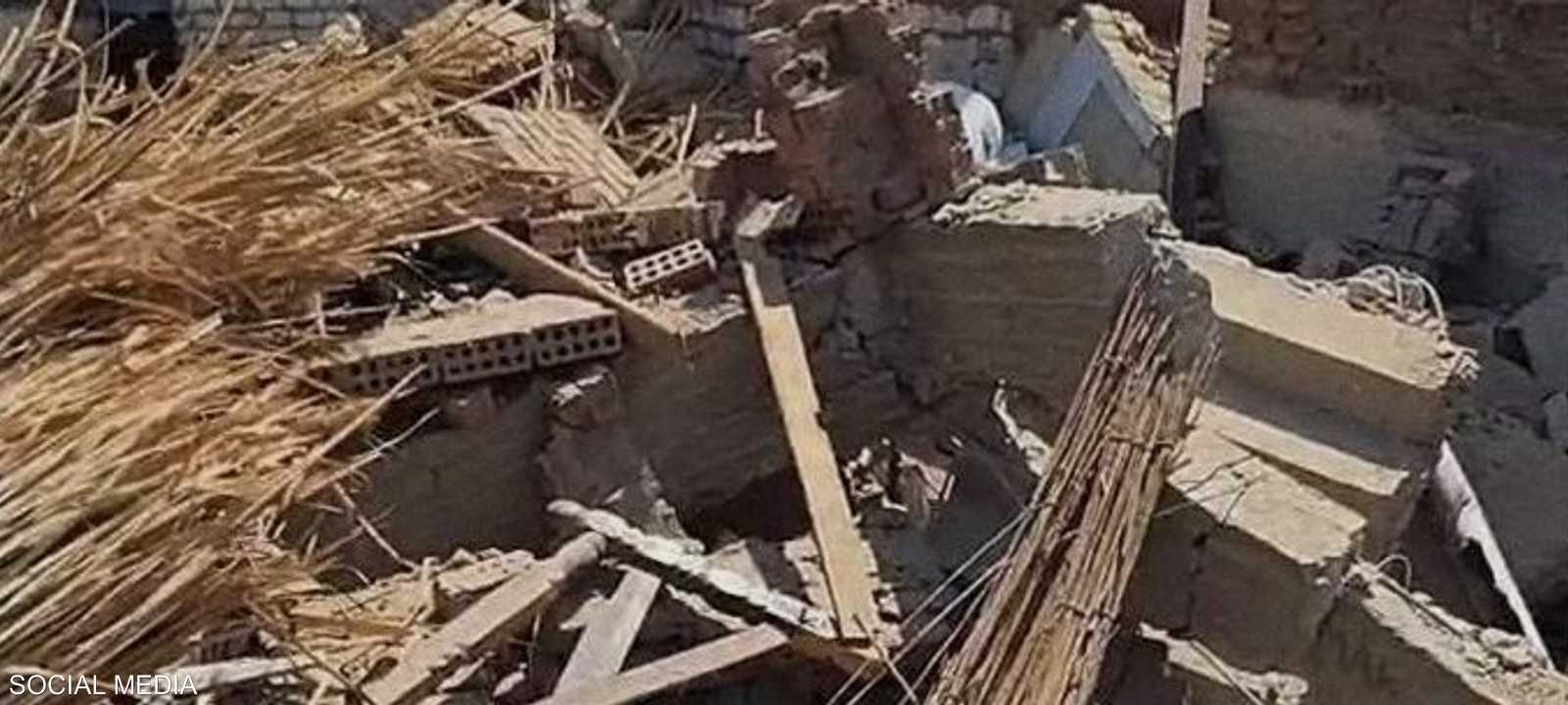 تم إنقاذ 3 من تحت الأنقاض