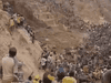 لحظة الانهيار الأرضي