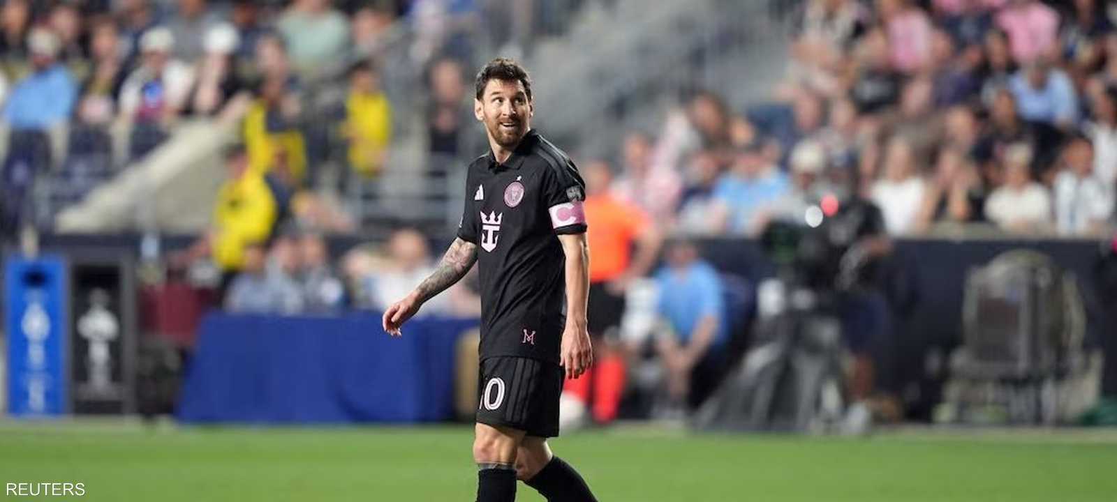 ميسي صفع كوين سوليفان لاعب فيلادلفيا يونيون في رقبته