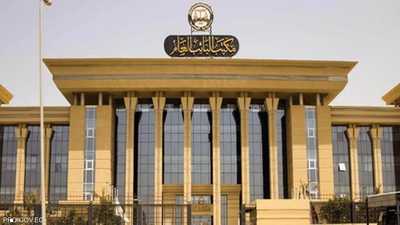 كشفت تحقيقات النيابة العامة المصرية إبرام 839 عقدا