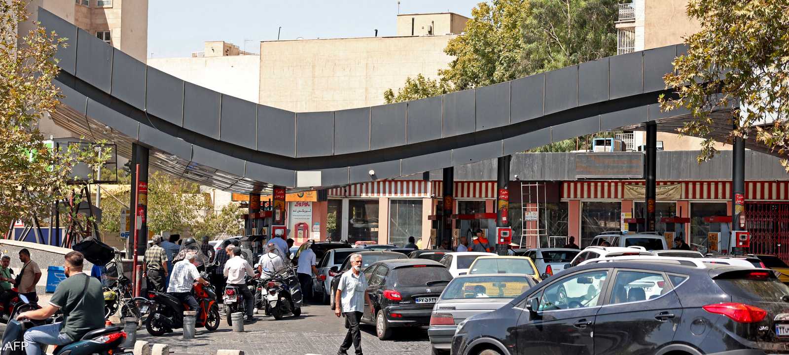 تواجه إيران عجزا يوميا بإمدادات البنزين يبلغ 15 مليون لتر