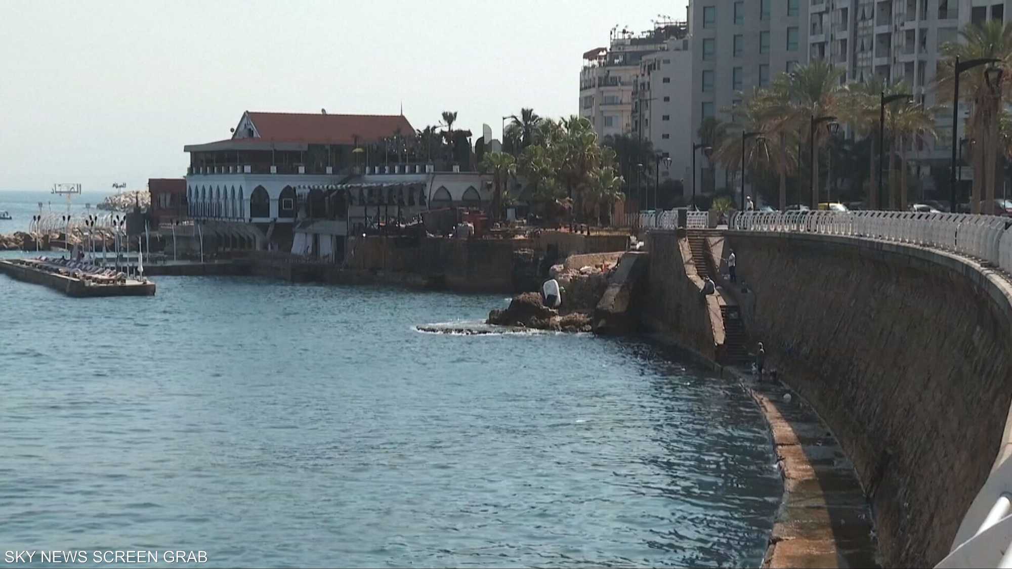 إعلان طبيب أسنان يشعل الغضب في لبنان