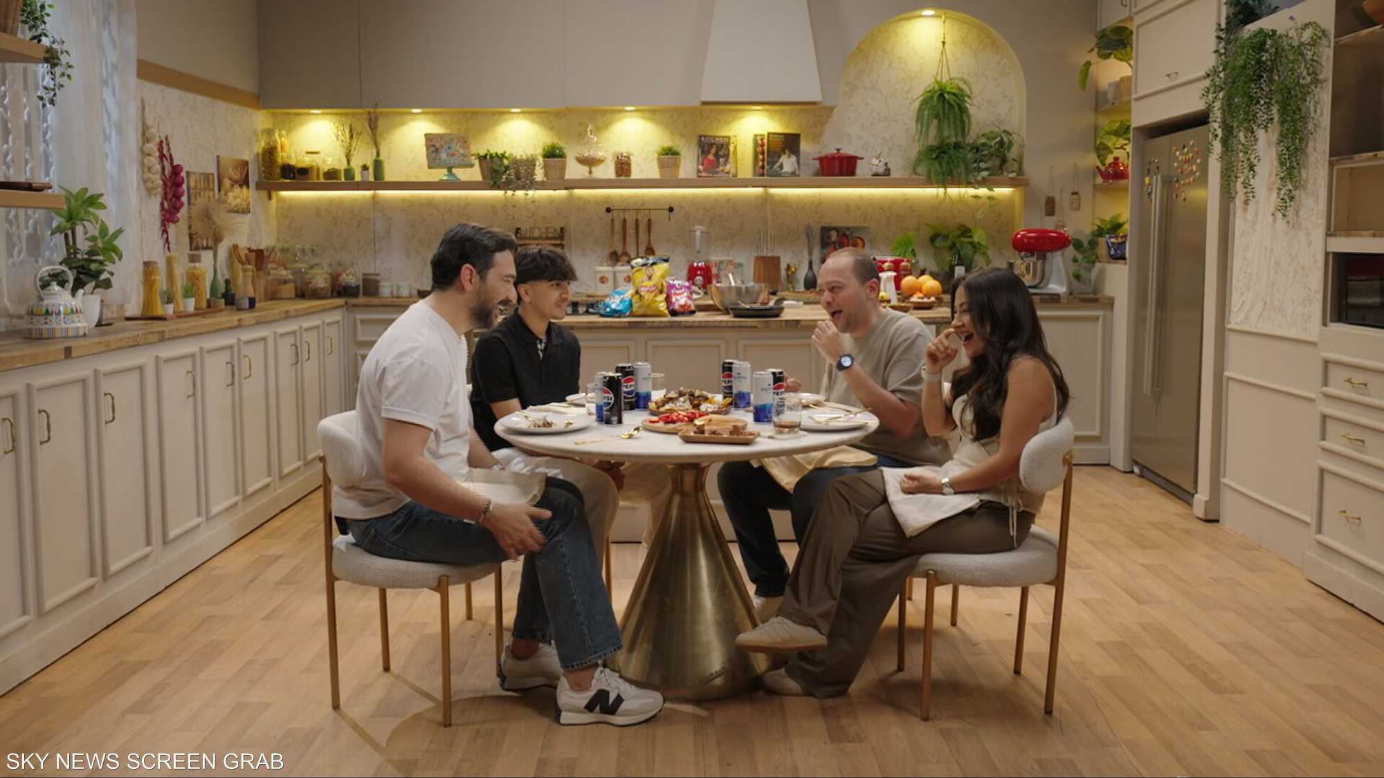 "Supperclub بالعربي".. كرة القدم لغة عالمية