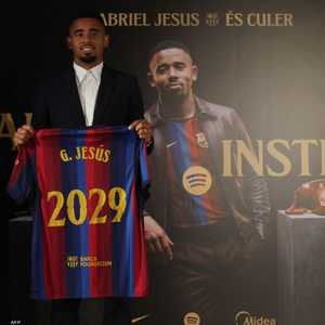 جيسوس انضم إلى برشلونة بعقد حتى 2029