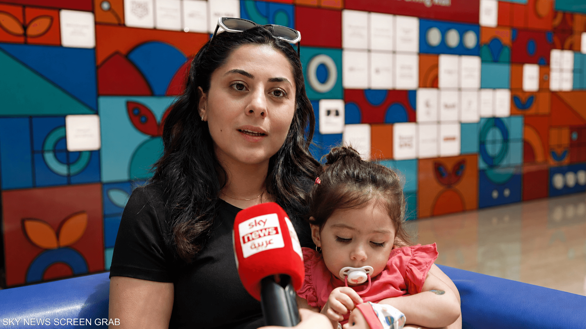 الطفلة الأردنية كاتيا أبو السعود تصل دبي لاستكمال العلاج