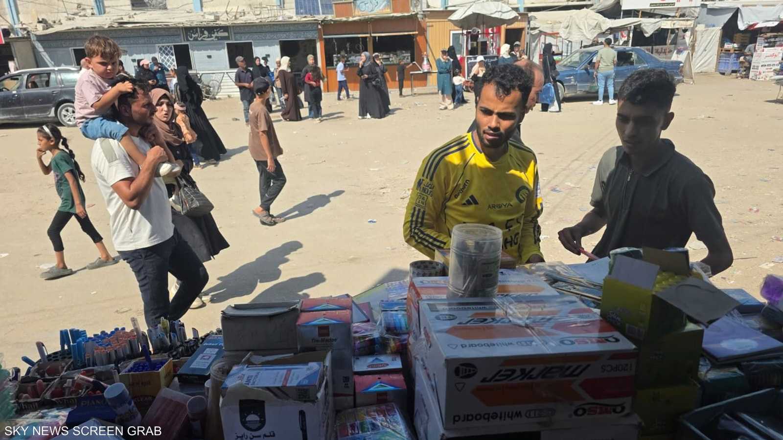 معاناة شديدة لأهل غزة مع بداية عودة المدارس