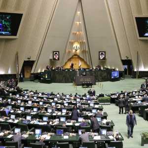نواب إيرانيون طالبوا بزيادة طعم الطعام لمحدودي الدخل