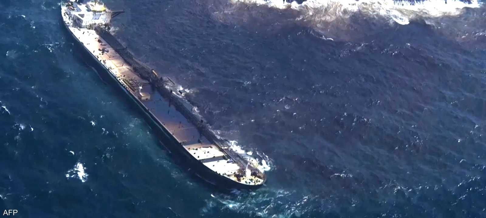 سلطنة عمان أعلنت سحب ناقلت تعرضت للاستهداف في هرمز_أرشيف