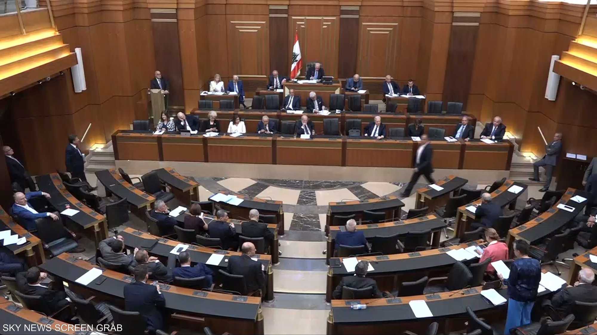 لبنان.. مساءلة الحكومة تتحول لمواجهة مع المعارضة