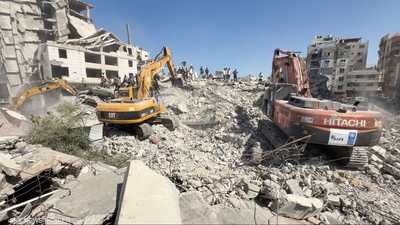 مقتل 21 نازحا في انهيار مبنى متضرر من القصف في غزة