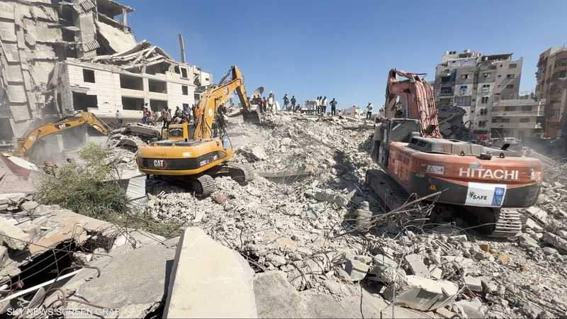 مقتل 21 نازحا في انهيار مبنى متضرر من القصف في غزة