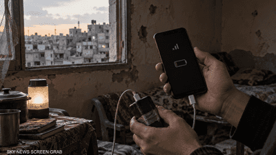 الهاتف في غزة.. عبء لا غنى عنه