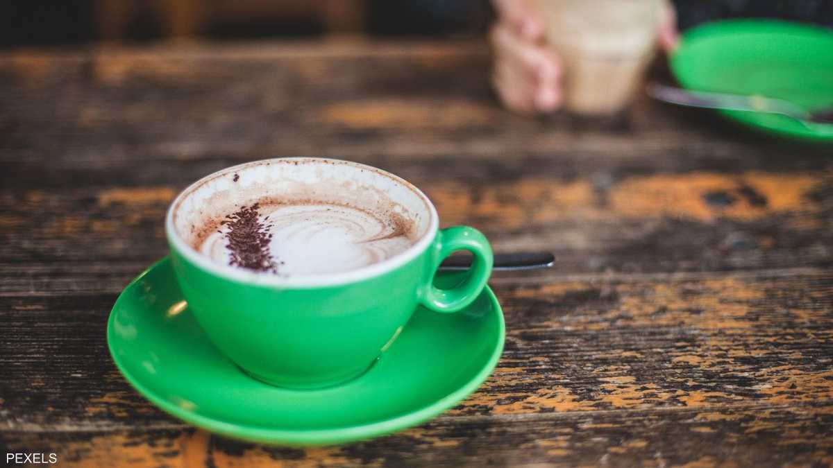خبراء: بعض الأطعمة قد تقلل فوائد القهوة وتسبب اضطرابات هضمية