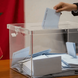 يختلف كل حزب في حجم الإنفاق المقترح