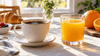 Kaffee oder Orangensaft am Morgen. Welches ist besser für den Körper