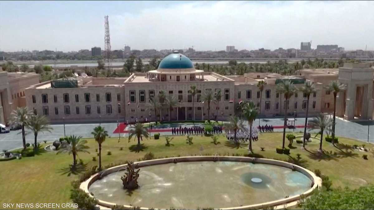 العراق أمام اختبار السلاح.. هل تعرقل المنطقة حسابات بغداد؟