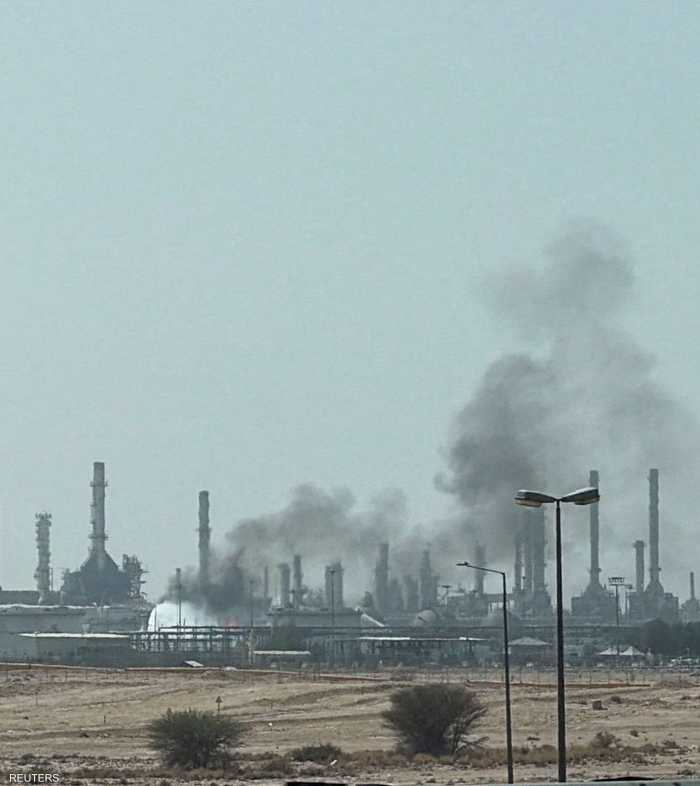 تصاعد الدخان من محيط منشاة أرامكو بالرياض