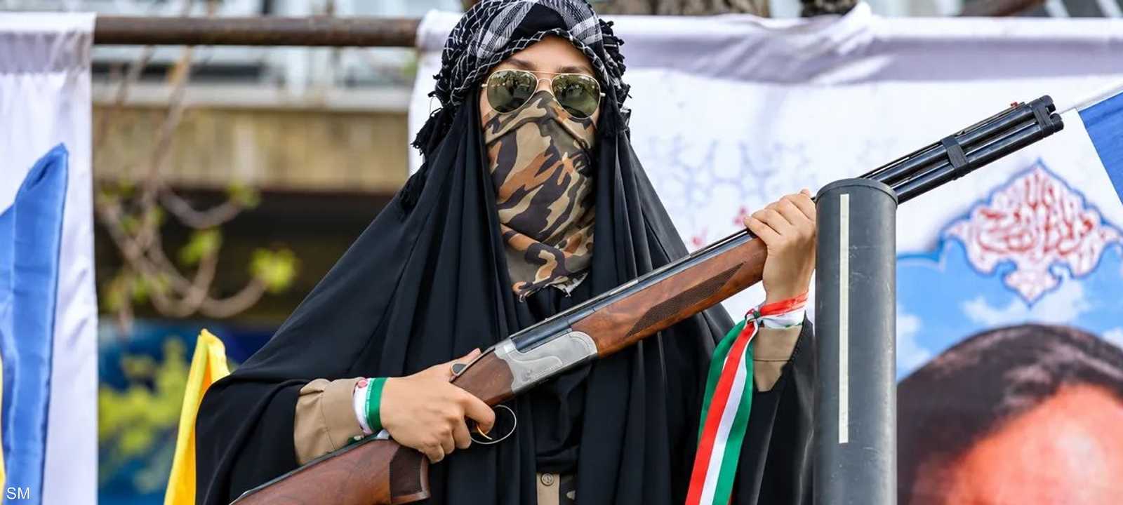 إيران توسع دائرة المقاتلين.. النساء يدخلن الحسابات العسكرية