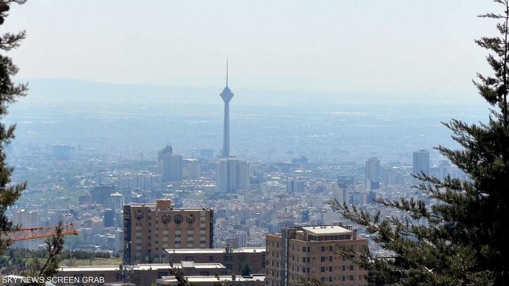 إيران.. وزير النفط يغادر الحكومة وسط أزمة اقتصادية