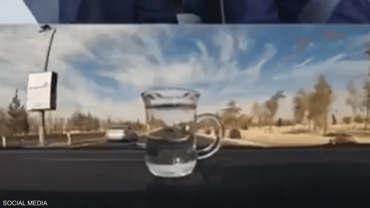 بكوب ماء.. وزير النقل السوري يختبر طريق مطار دمشق